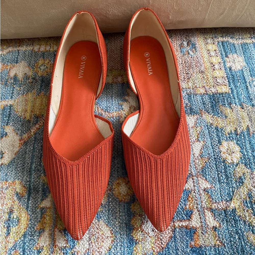VIVAIA Women's Vibrant Orange Flats